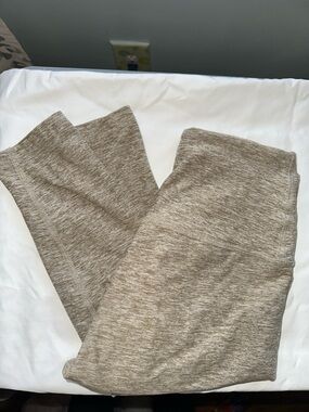 Beyond Yoga Heathered Taupe Leggings